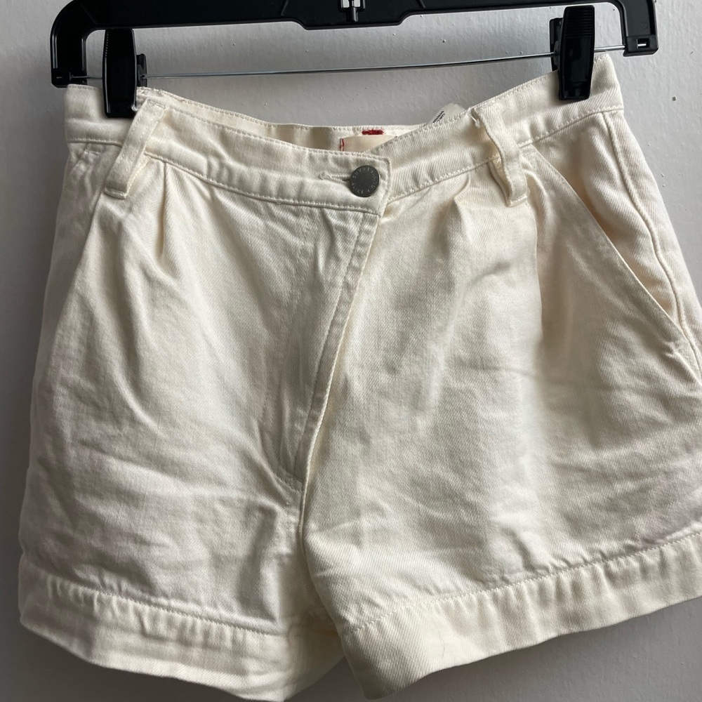 Alice and olivia asymmetrical white pleated shorts